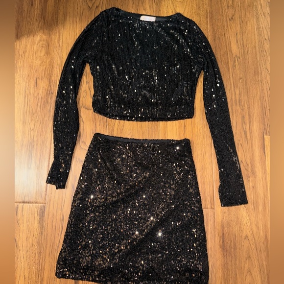 Sequin top and skirt set - Picture 2 of 2